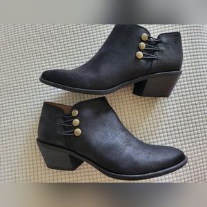 Life stride black booties